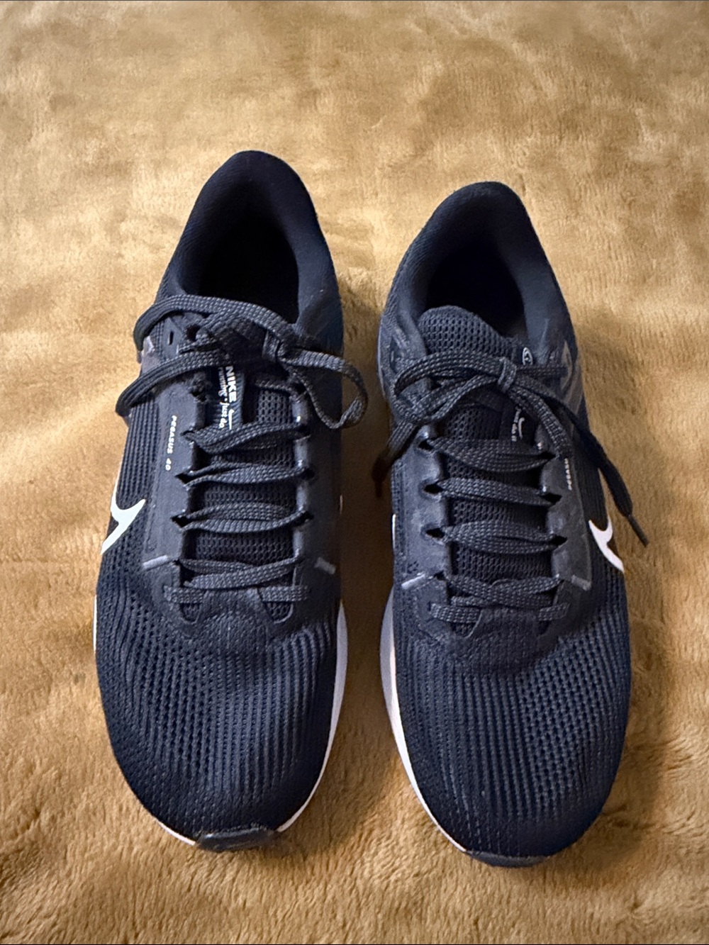 Nike Air Zoom Pegasus40  Black & white Athletic Running Sneakers size 8